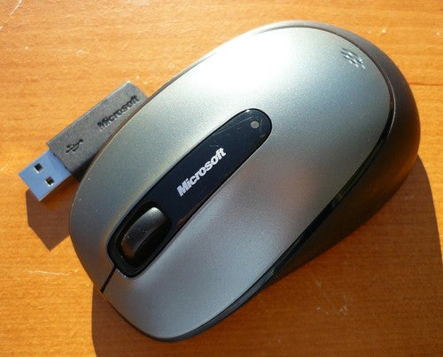 <p><strong>Gaming Mouse With Adjustable DPI</strong></p>